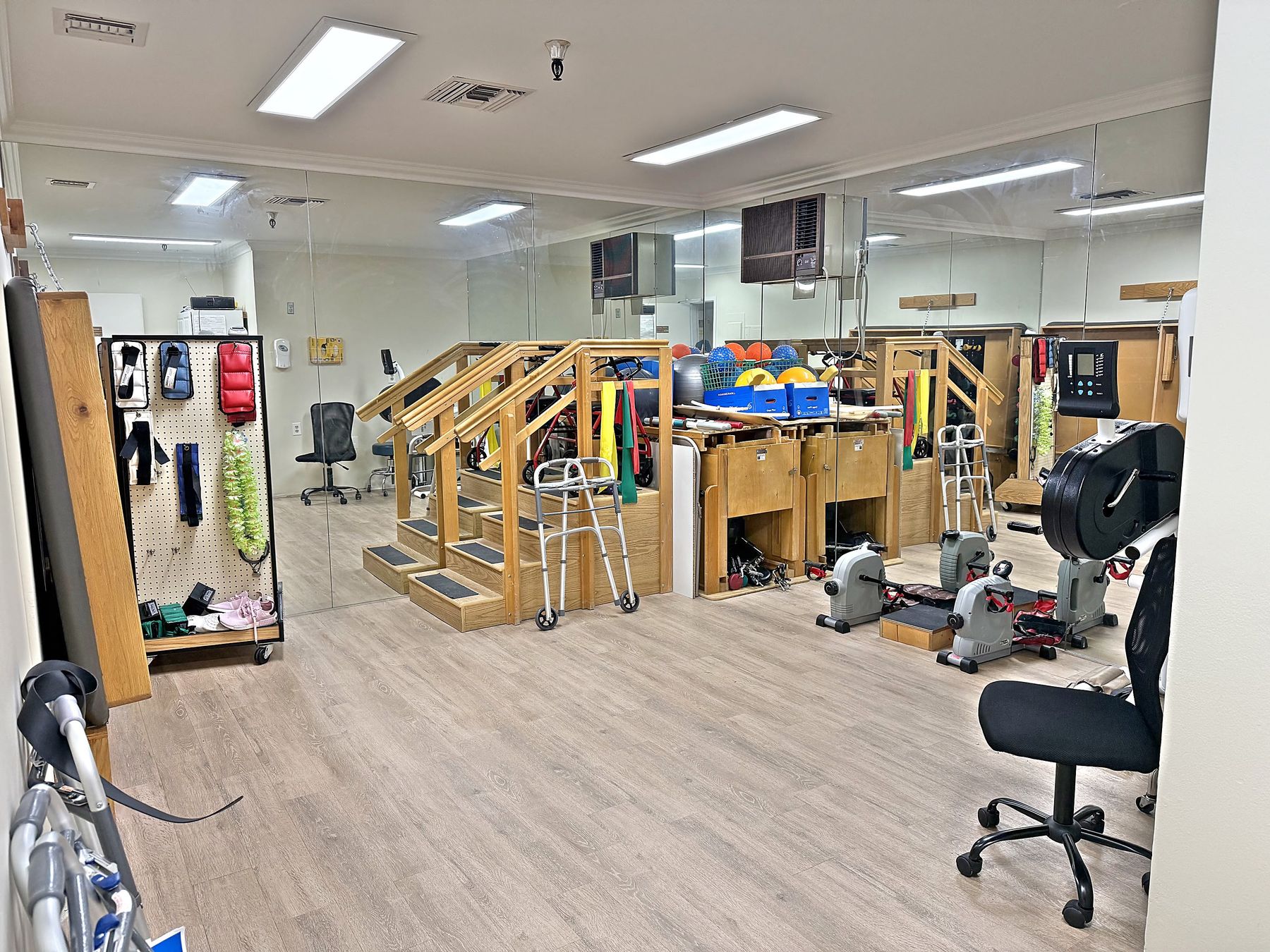 The physical therapy room, available if needed (additional costs may apply)
